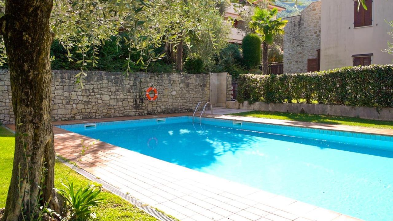 Ulivi Beth'S House Apartment Brenzone sul Garda Luaran gambar