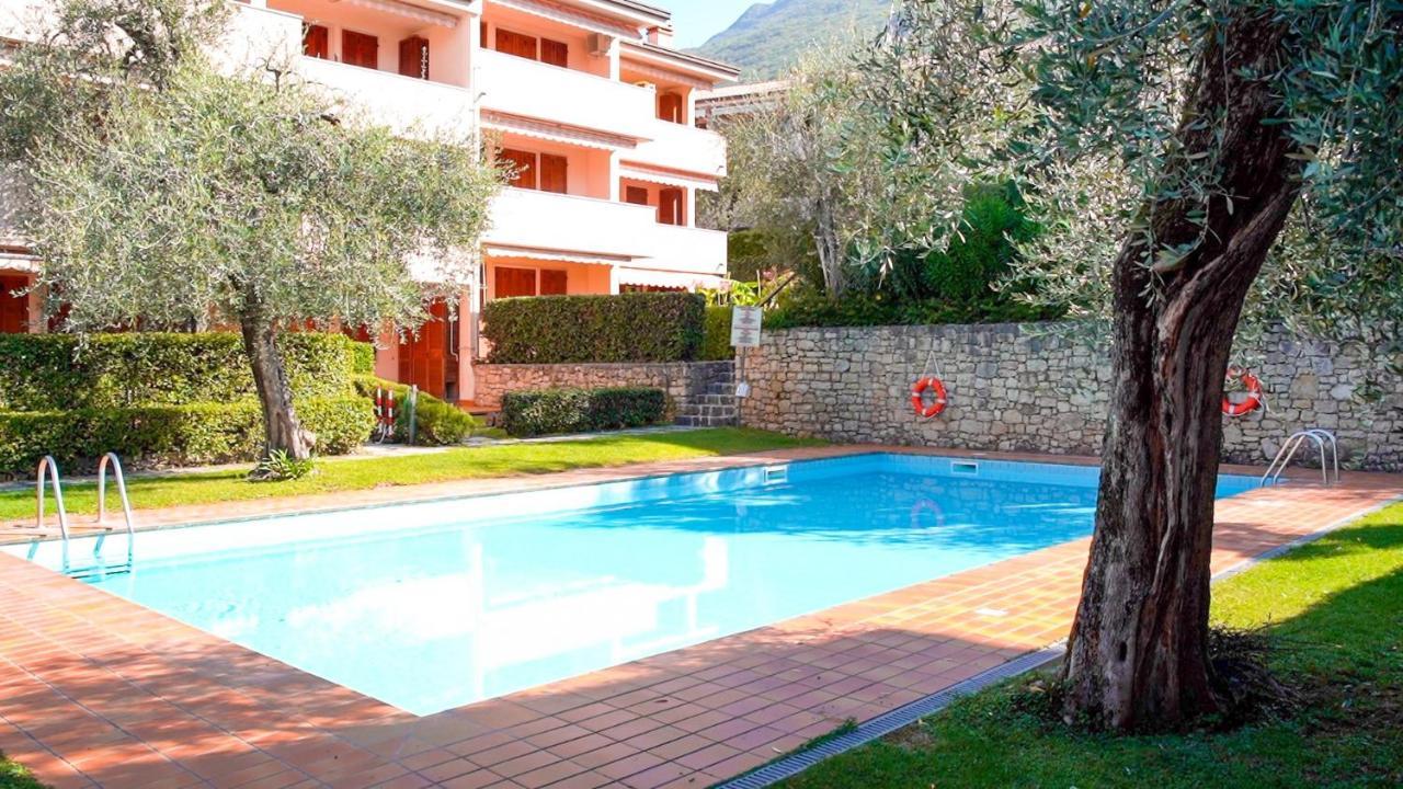 Ulivi Beth'S House Apartment Brenzone sul Garda Luaran gambar